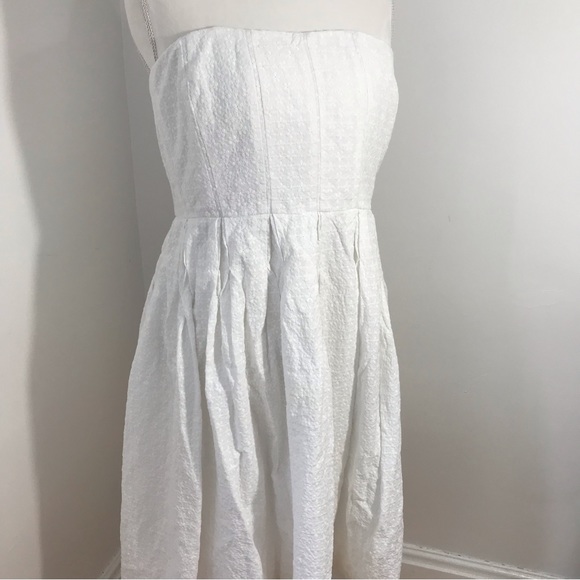 Calvin Klein White Lace Strapless Dress - Picture 4 of 12